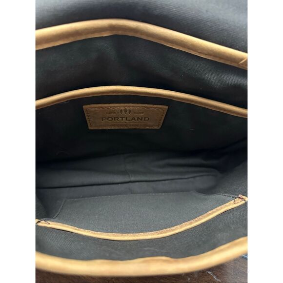 Portland Leather Goods Modern Messenger Bag in Dakota - Picture 5 of 6